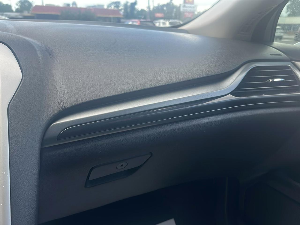 Ford Fusion SE 2015
