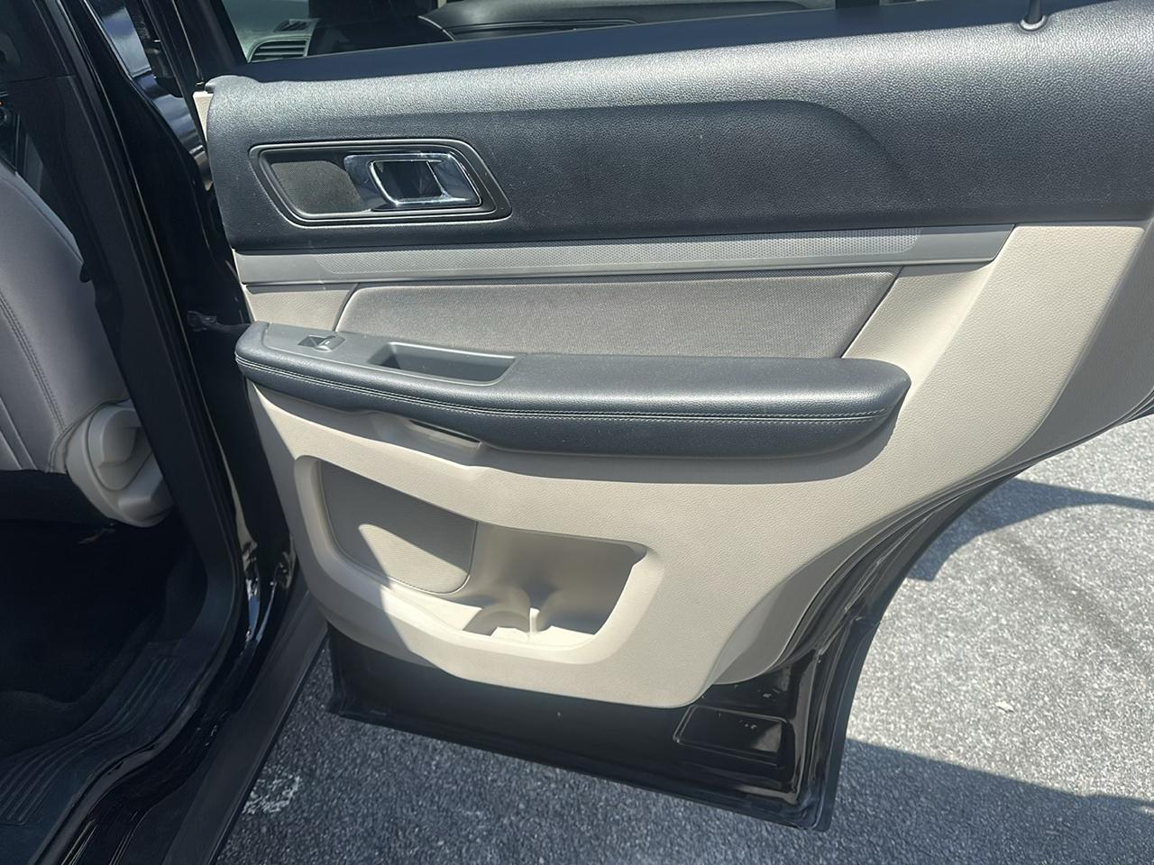 Ford Explorer Base FWD 2018