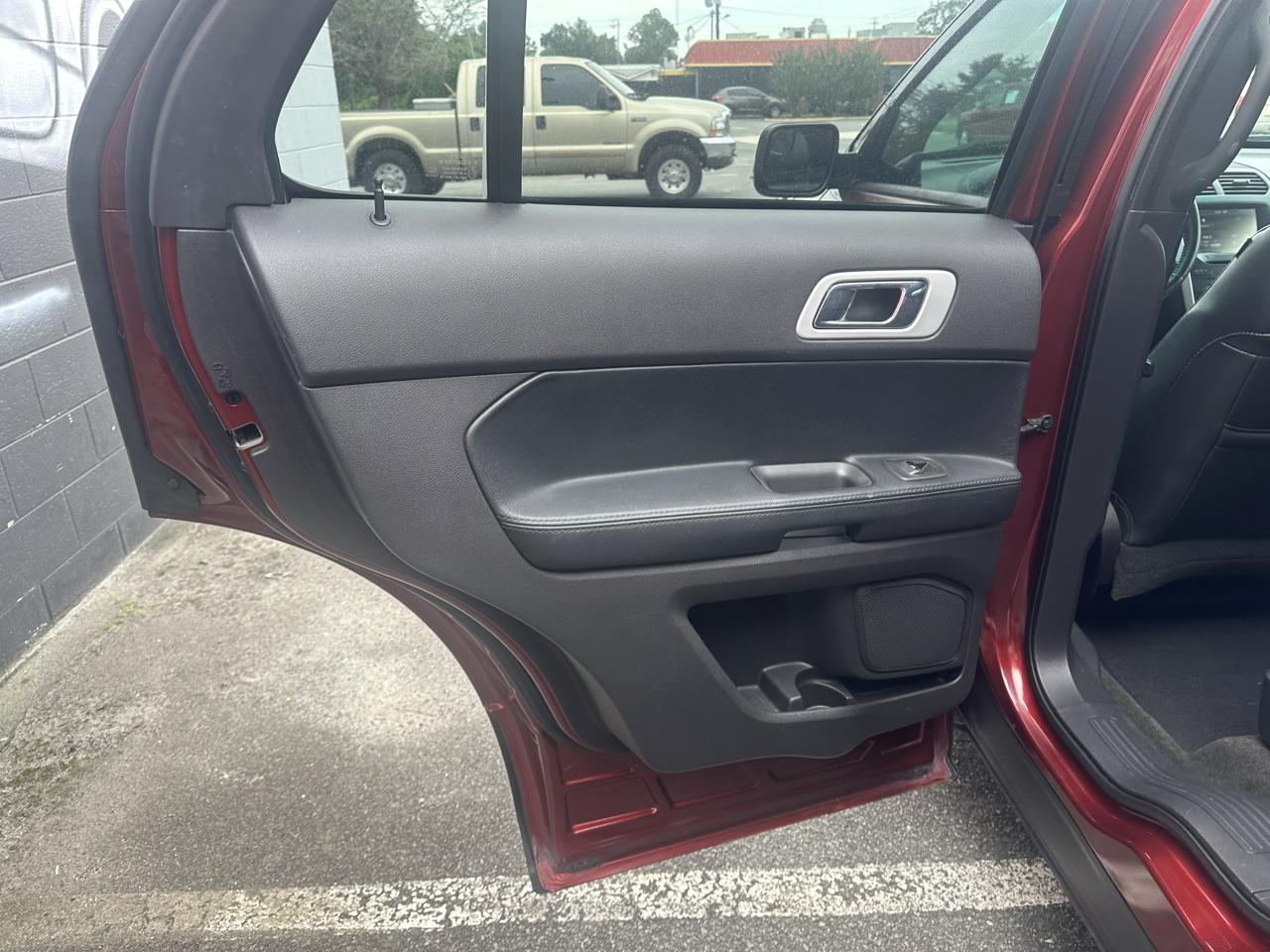 Ford Explorer XLT FWD 2014