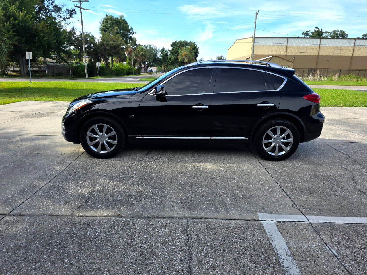 Infiniti QX50 Base RWD 2017 Infiniti QX50 Base RWD 2017