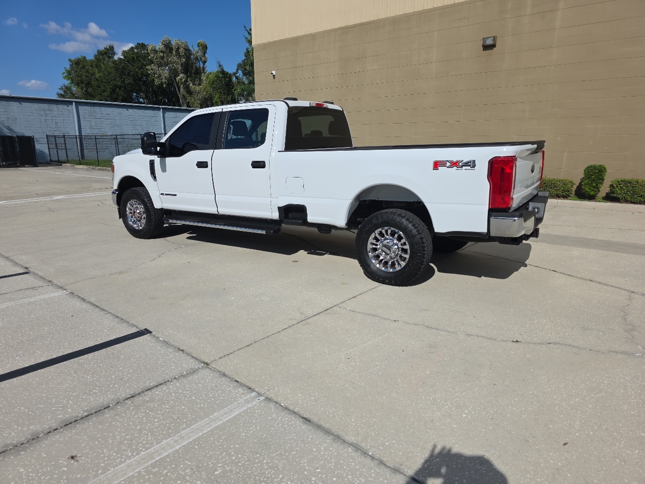 Ford F-250 SD Lariat Crew Cab 2WD 2020 Ford F-250 SD Lariat Crew Cab 2WD 2020