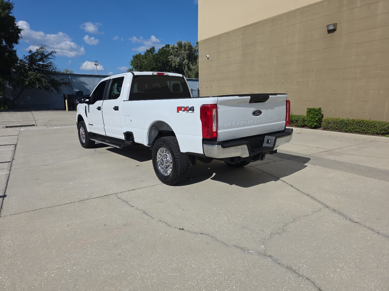 Ford F-250 SD Lariat Crew Cab 2WD 2020 Ford F-250 SD Lariat Crew Cab 2WD 2020