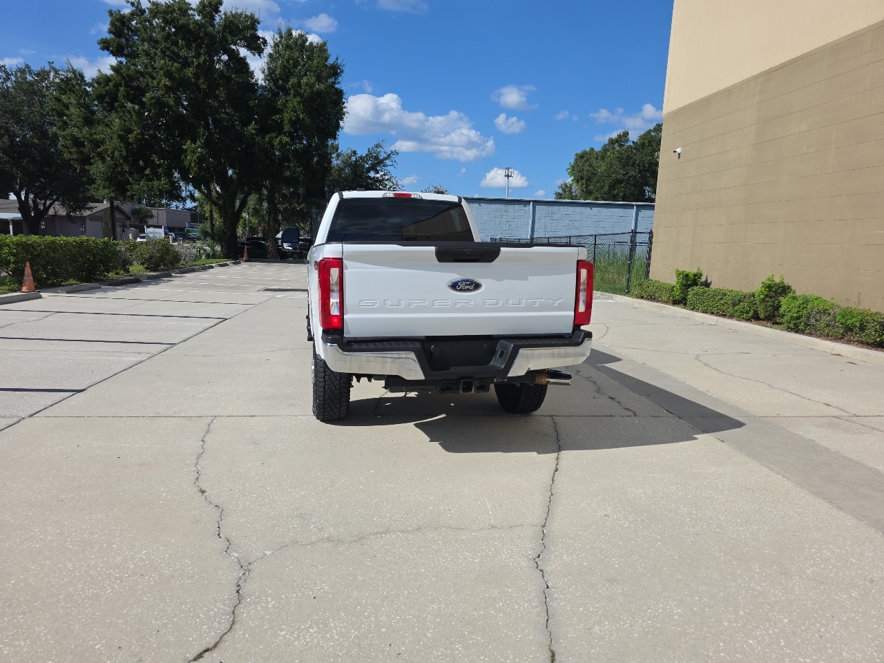 Ford F-250 SD Lariat Crew Cab 2WD 2020 Ford F-250 SD Lariat Crew Cab 2WD 2020