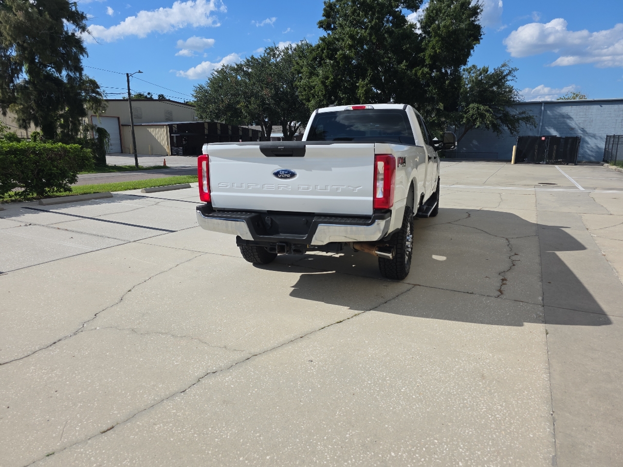 Ford F-250 SD Lariat Crew Cab 2WD 2020 Ford F-250 SD Lariat Crew Cab 2WD 2020