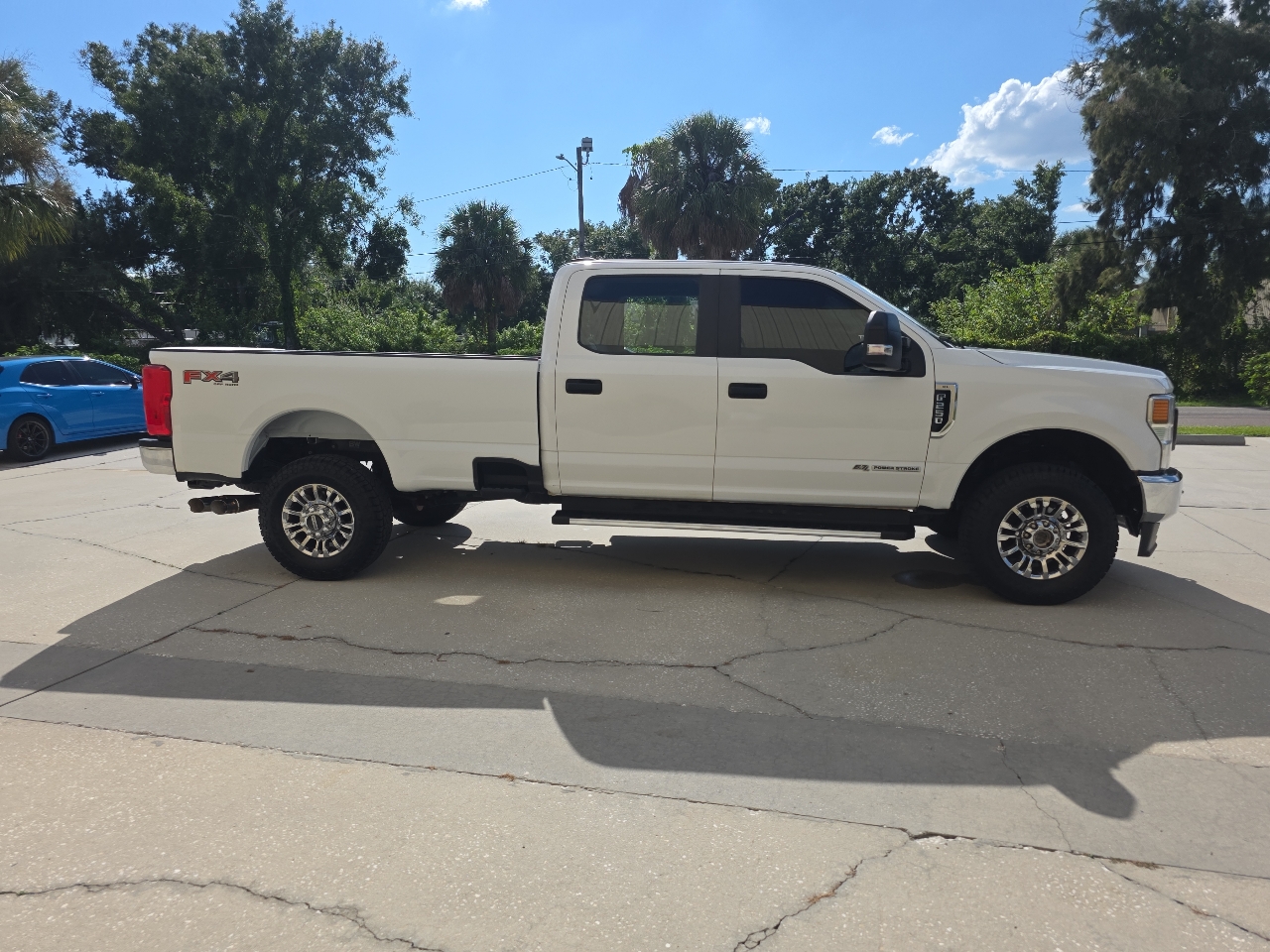 Ford F-250 SD Lariat Crew Cab 2WD 2020 Ford F-250 SD Lariat Crew Cab 2WD 2020