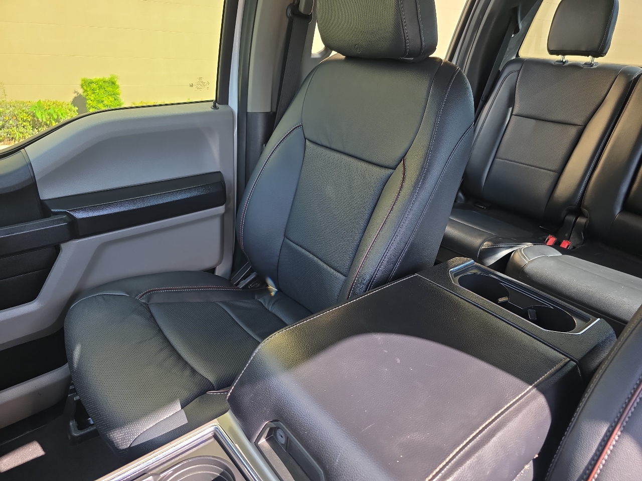 Ford F-250 SD Lariat Crew Cab 2WD 2020 Ford F-250 SD Lariat Crew Cab 2WD 2020