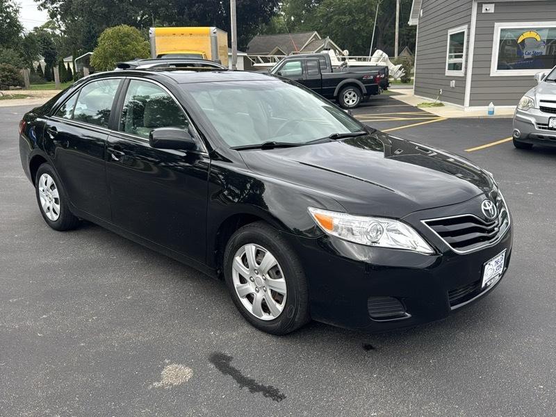 2010 Toyota Camry LE - Photo 7