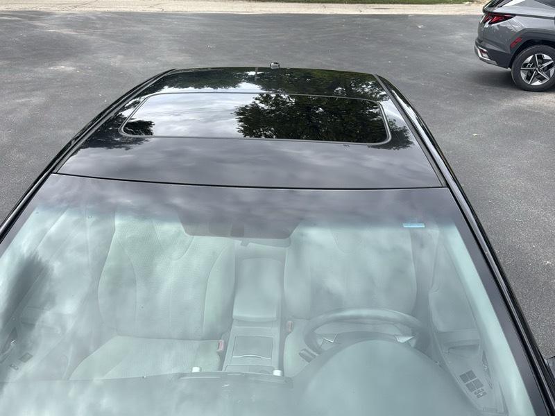 2010 Toyota Camry LE - Photo 9