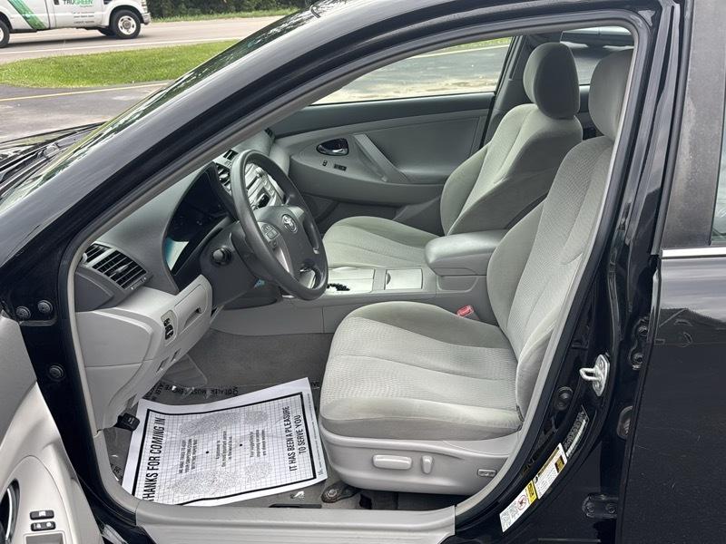 2010 Toyota Camry LE - Photo 10