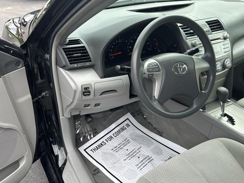 2010 Toyota Camry LE - Photo 12