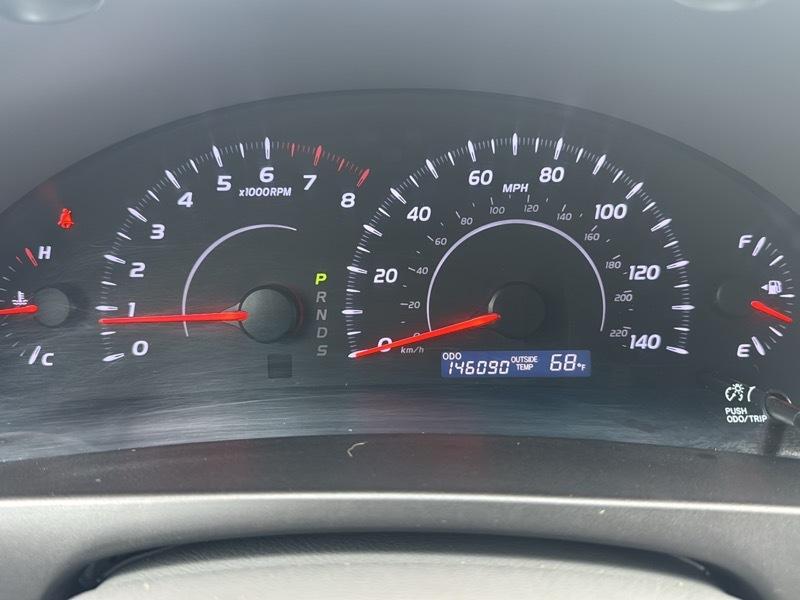 2010 Toyota Camry LE - Photo 13