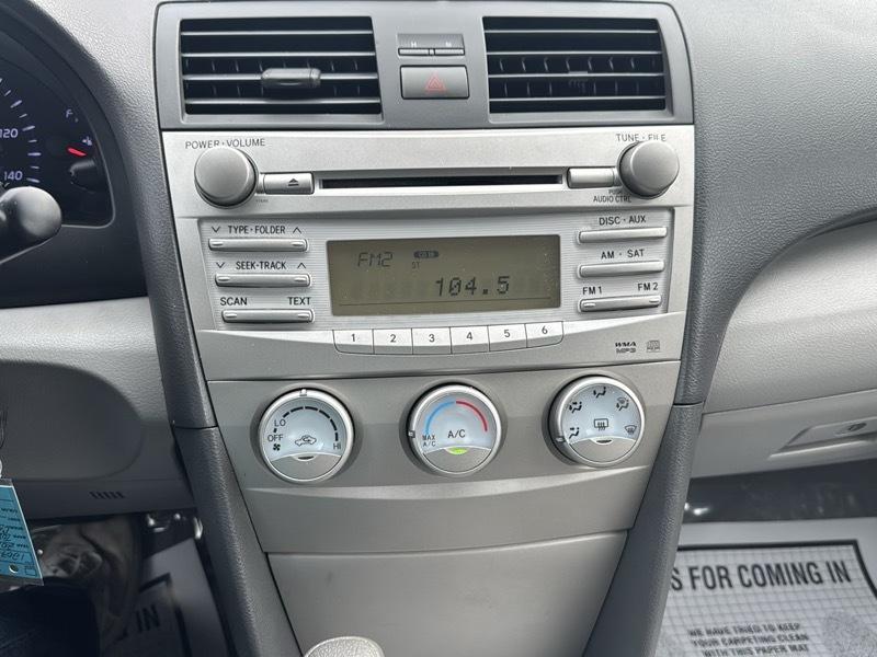 2010 Toyota Camry LE - Photo 14