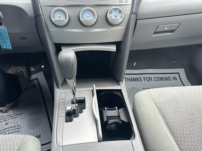 2010 Toyota Camry LE - Photo 15