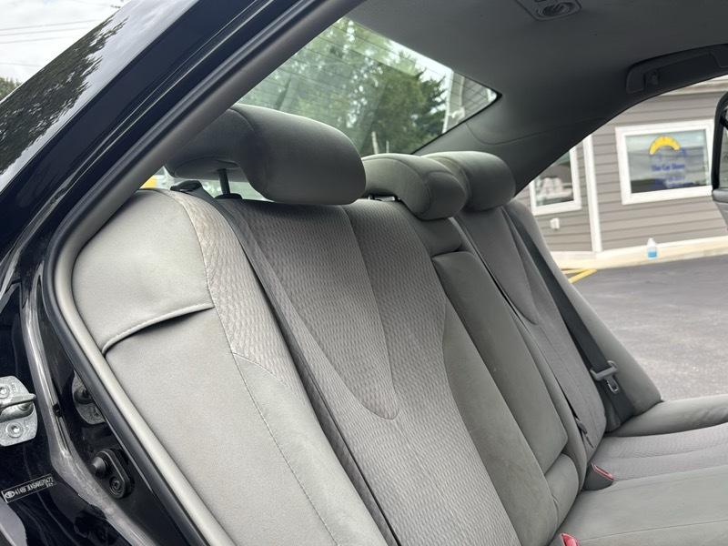 2010 Toyota Camry LE - Photo 22