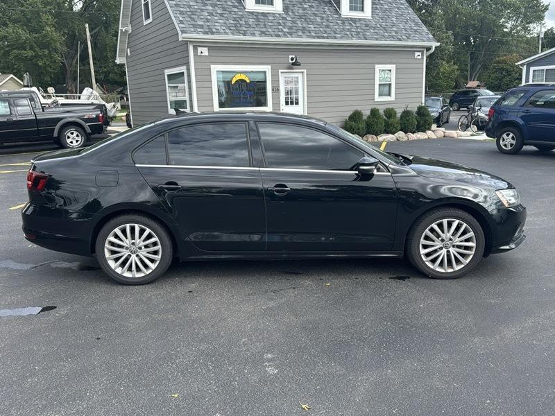 Volkswagen Jetta SEL 4D Sedan 2016