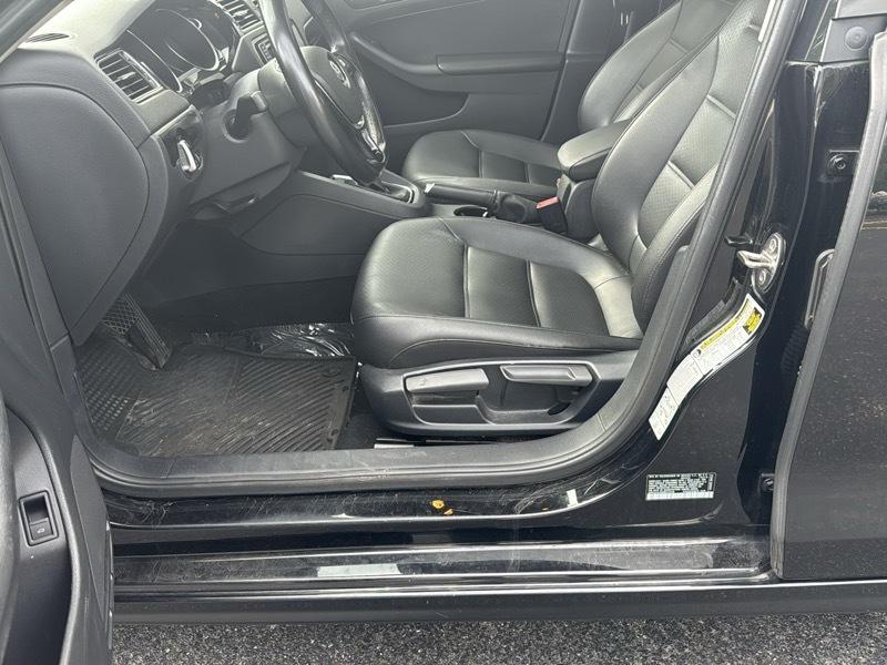 Volkswagen Jetta SEL 4D Sedan 2016