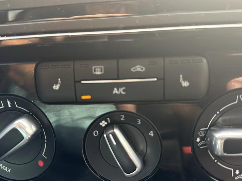 Volkswagen Jetta SEL 4D Sedan 2016
