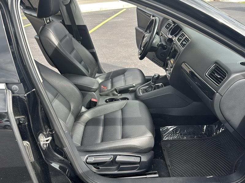 Volkswagen Jetta SEL 4D Sedan 2016