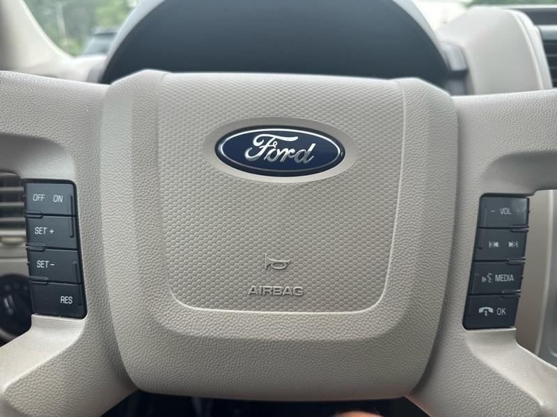 Ford Escape XLT 4WD 2012