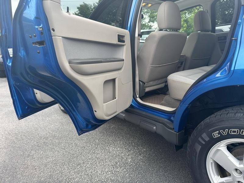 Ford Escape XLT 4WD 2012