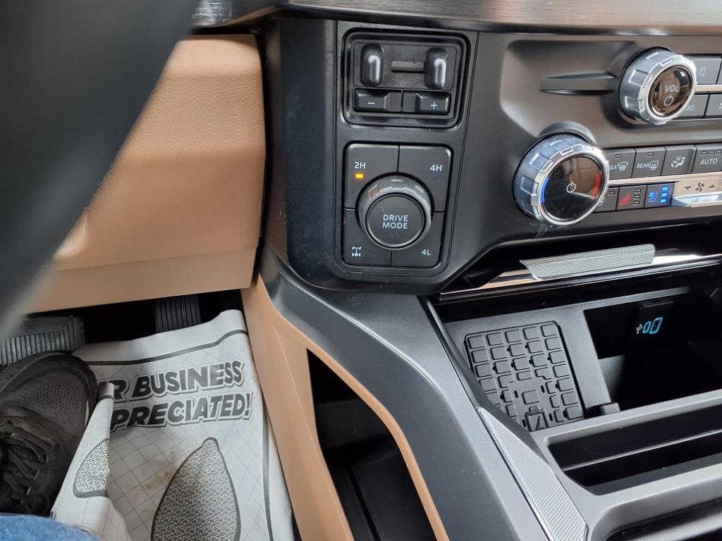 Ford Super Duty F-250 SRW Lariat 4WD Crew Cab 6.75' Box 2024