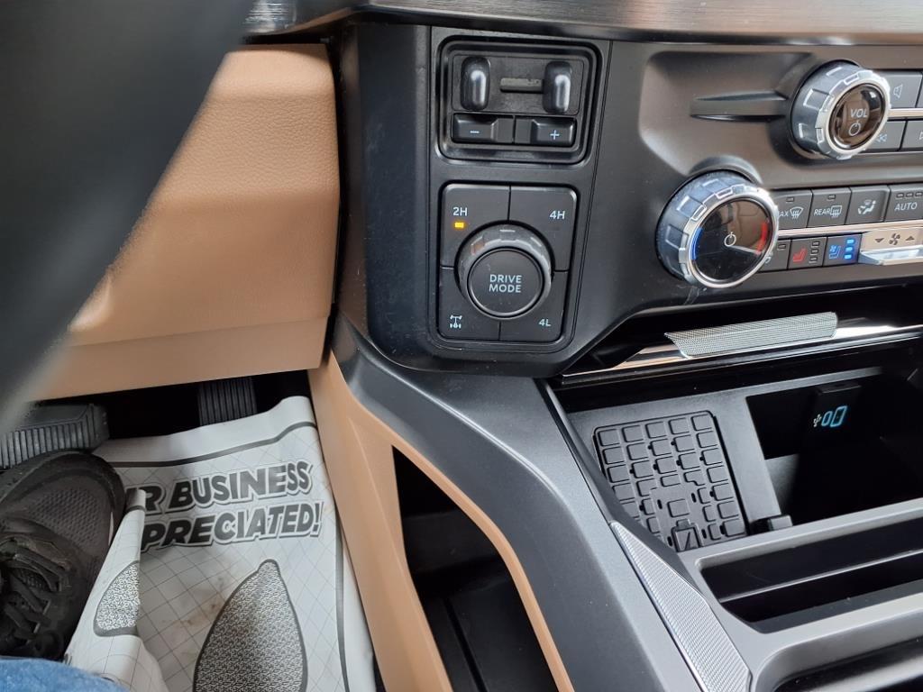 Ford Super Duty F-250 SRW Lariat 4WD Crew Cab 6.75' Box 2024