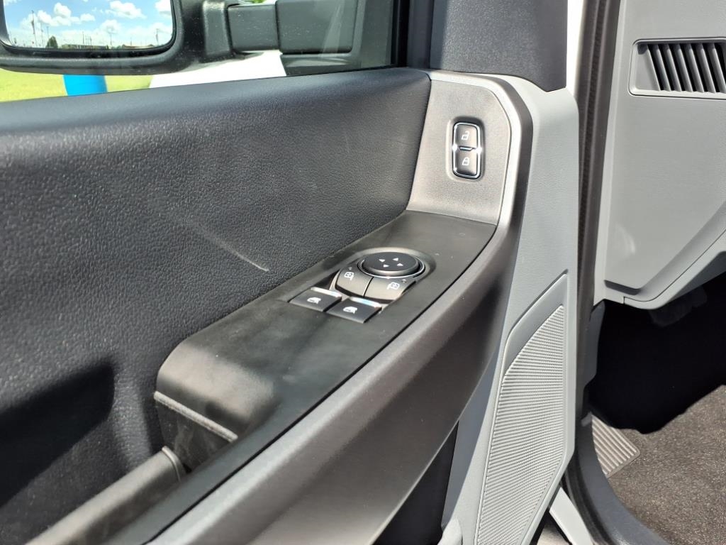 Ford Super Duty F-250 SRW  2025