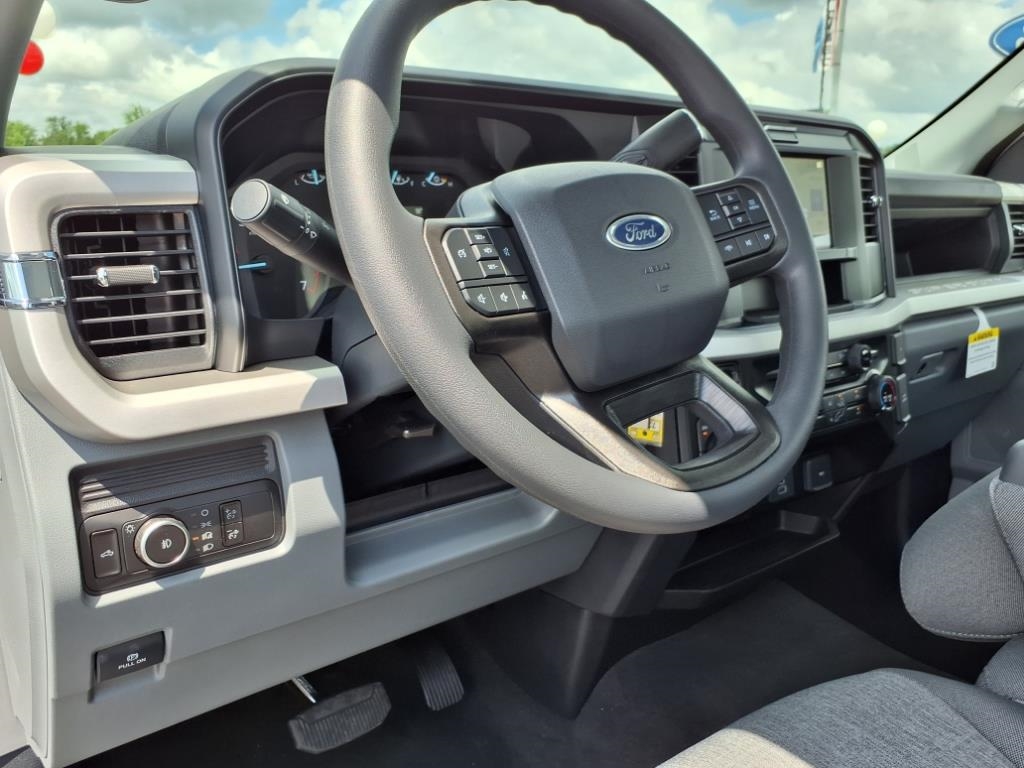 Ford Super Duty F-250 SRW  2025