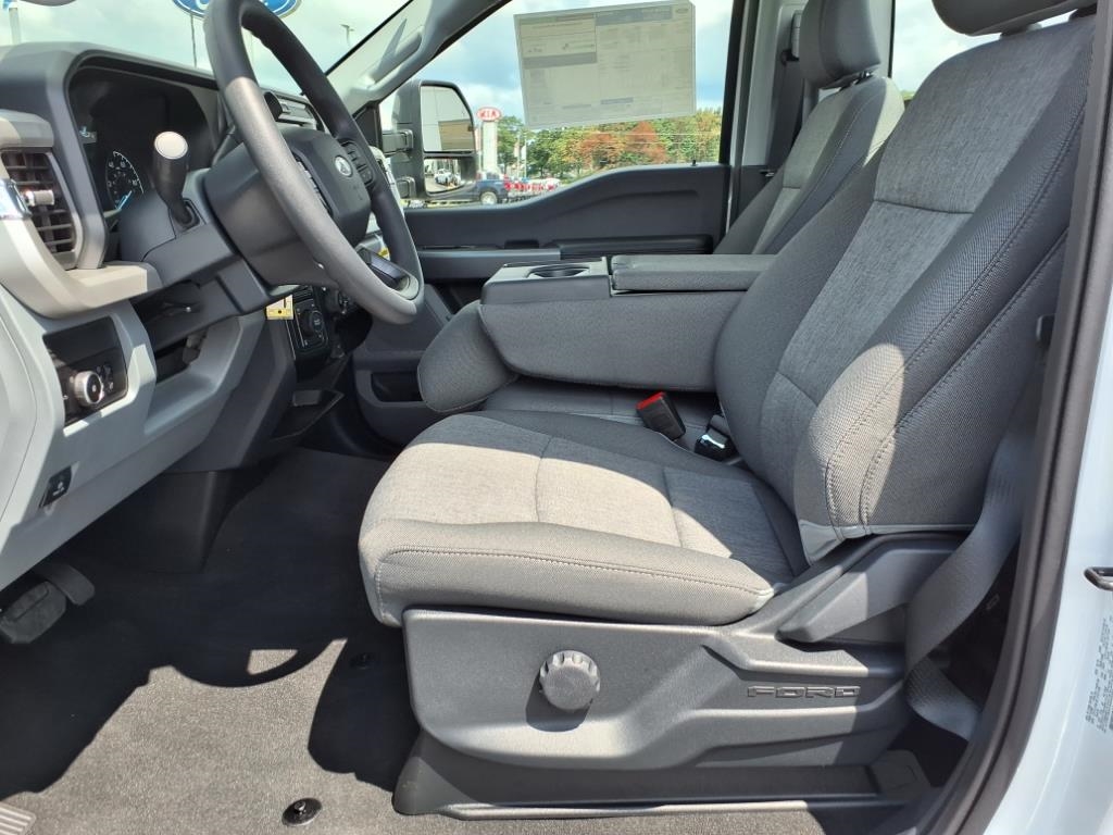 Ford Super Duty F-250 SRW  2025