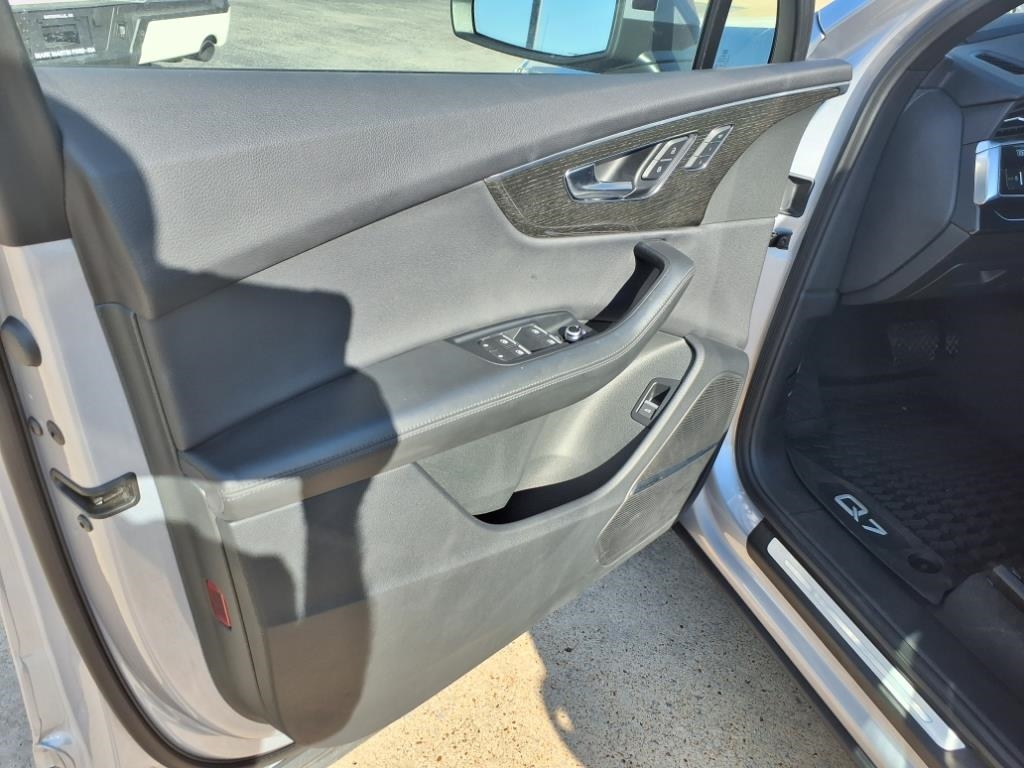 Audi Q7  2021 Audi Q7  2021