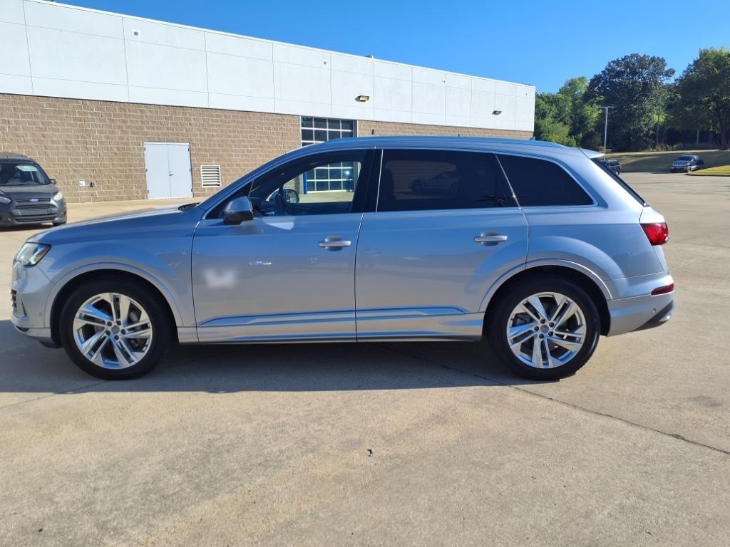 Audi Q7  2021