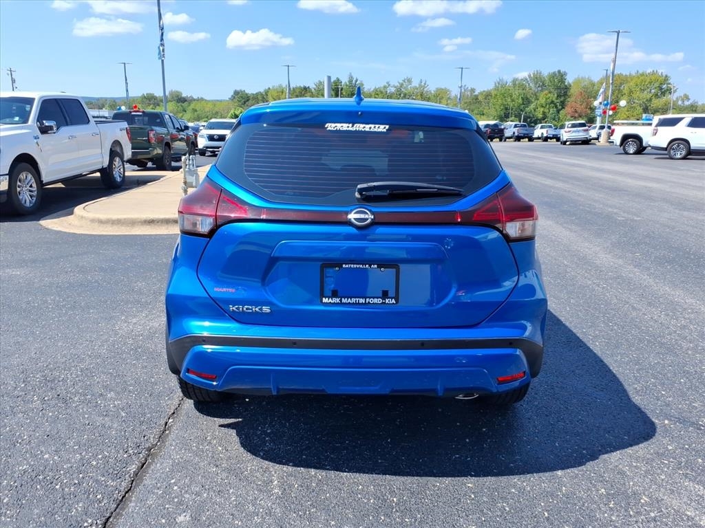 Nissan Kicks  2023