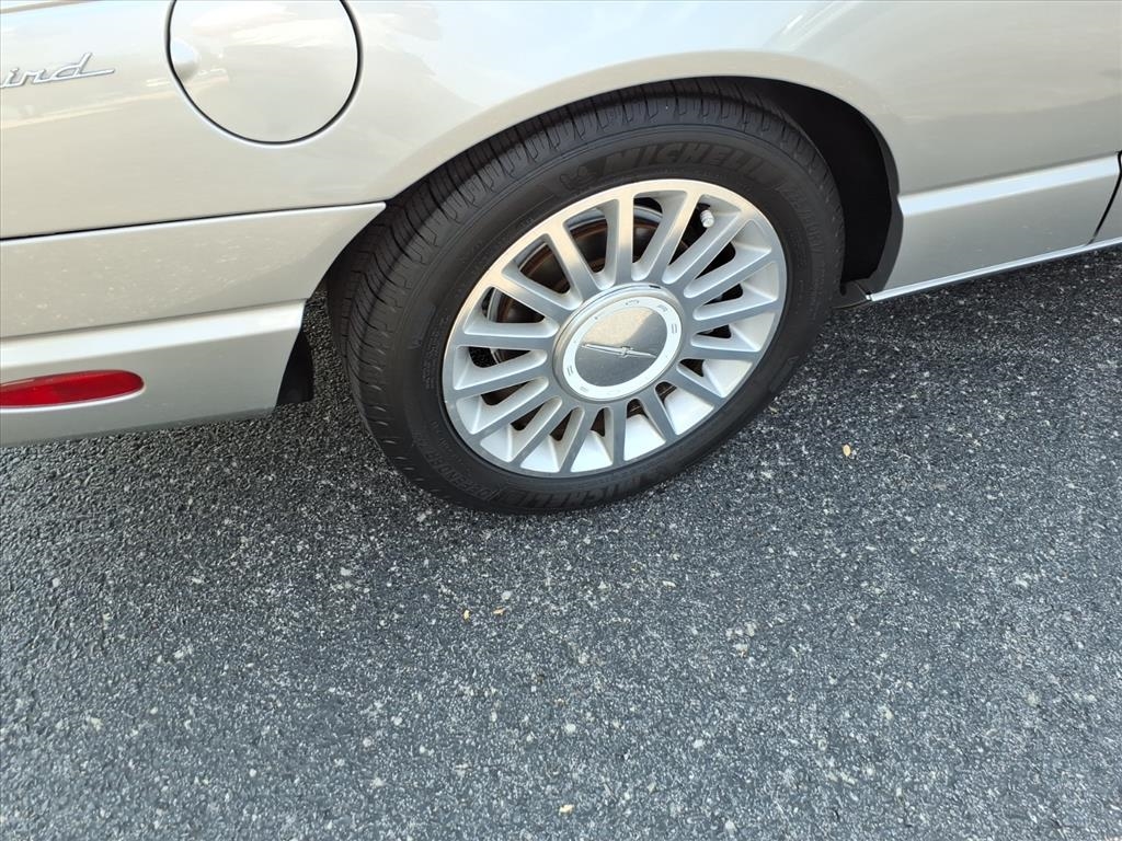 Ford Thunderbird  2005