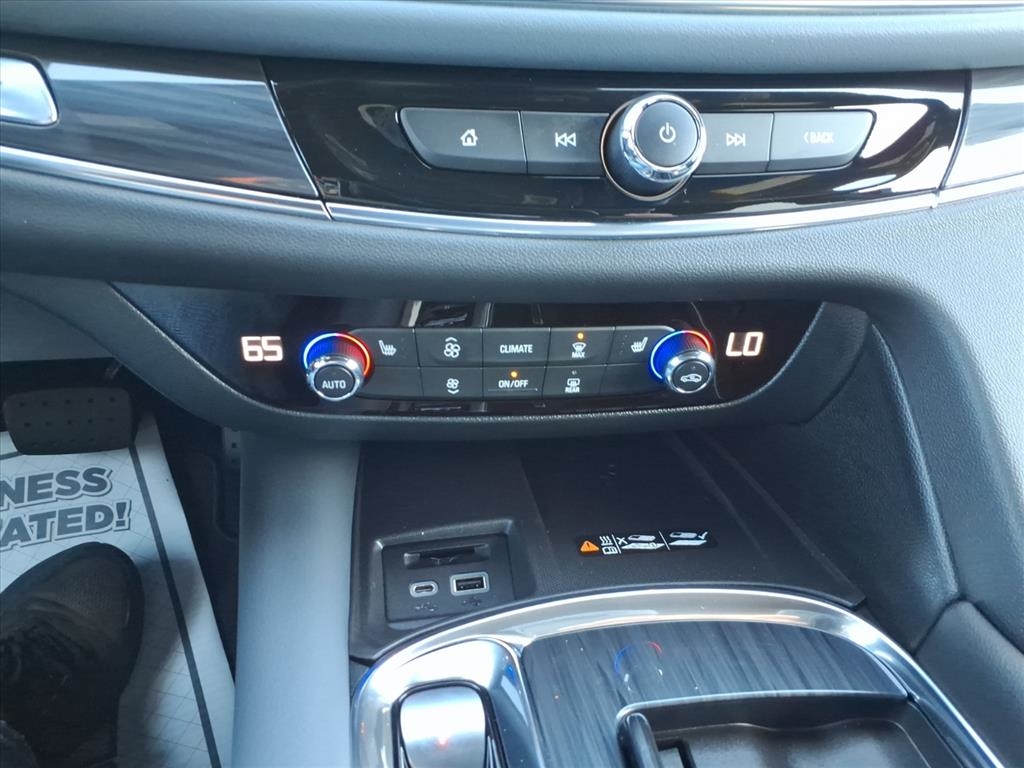 Buick Enclave  2023 Buick Enclave  2023