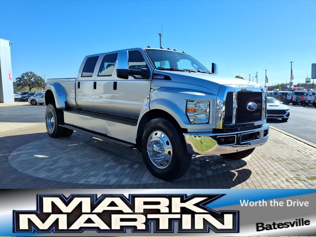 2016 Ford Super Duty F-600 DRW 6-door