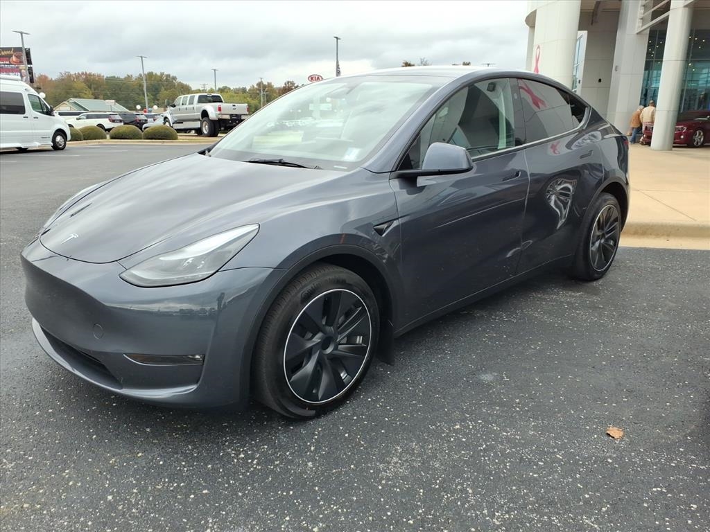 Tesla Model Y  2023 Tesla Model Y  2023