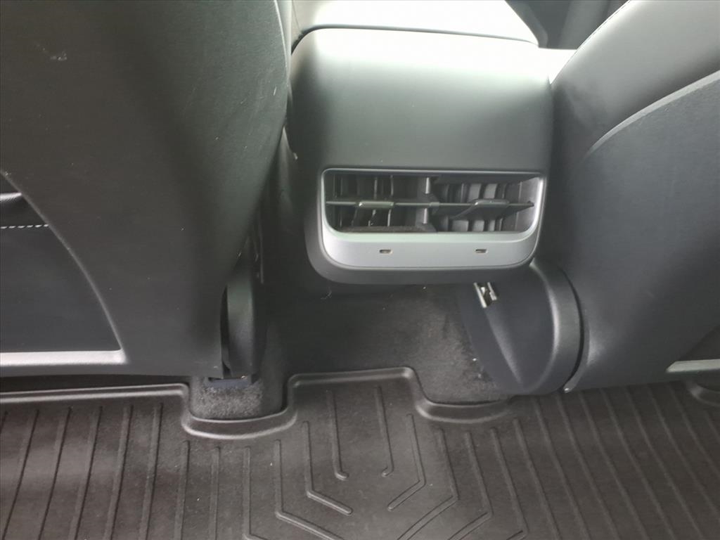 Tesla Model Y  2023 Tesla Model Y  2023