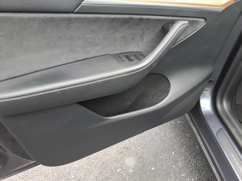 Tesla Model Y  2023 Tesla Model Y  2023