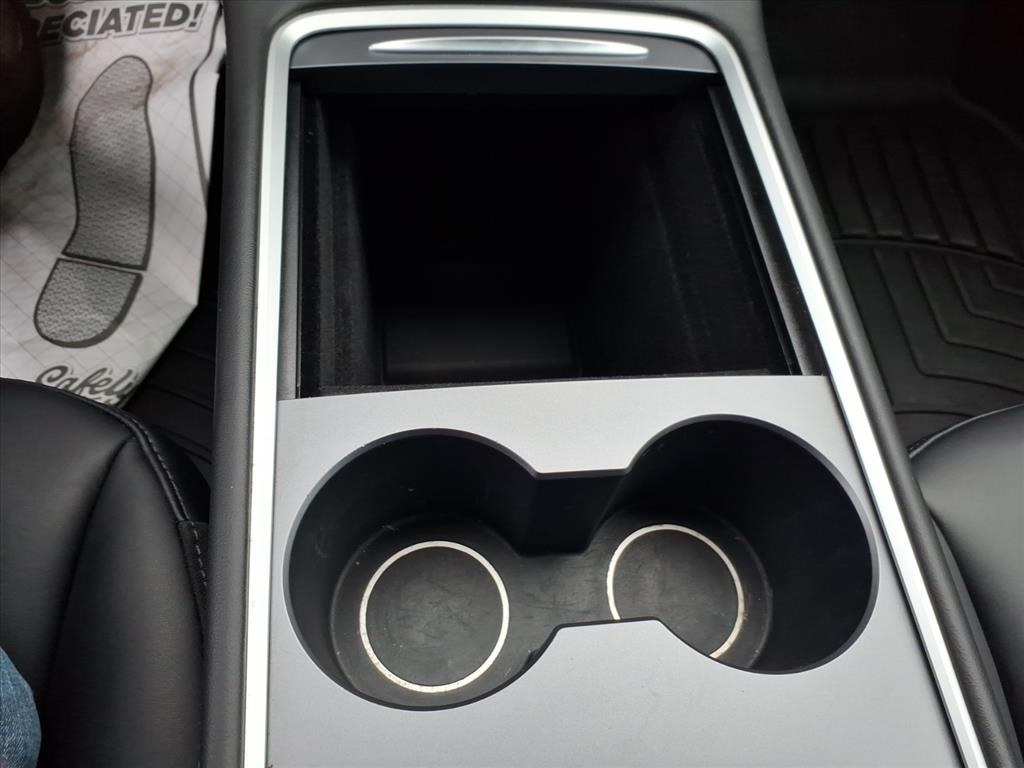 Tesla Model Y  2023 Tesla Model Y  2023