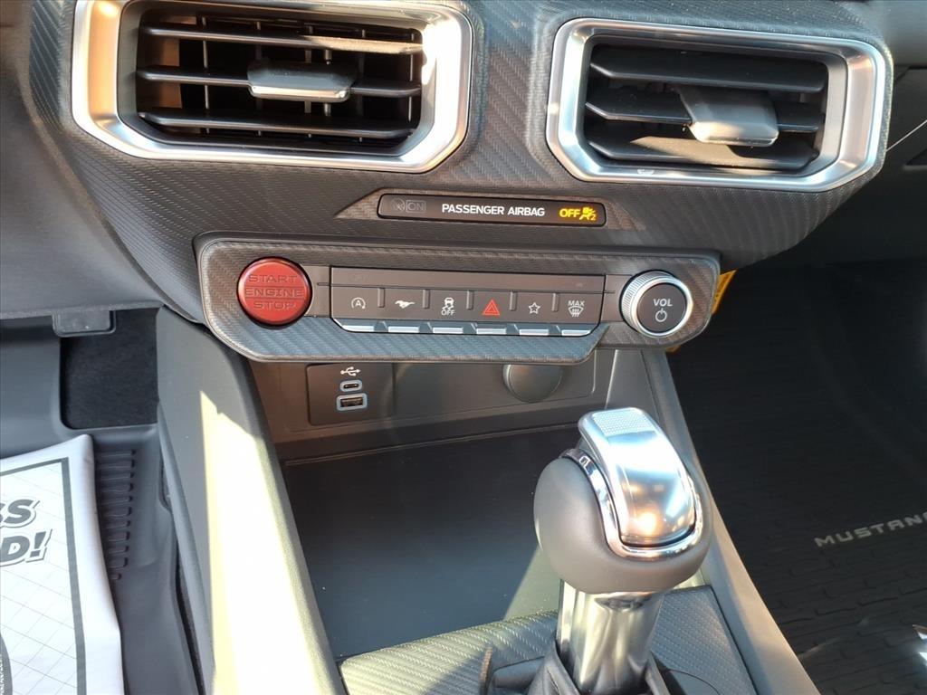 Ford Mustang  2026