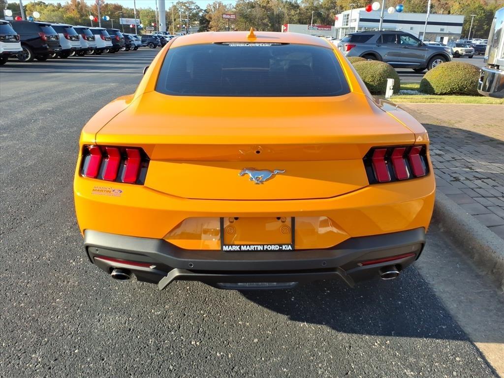 Ford Mustang  2026