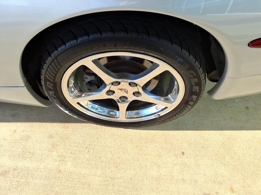 Chevrolet Corvette  2002