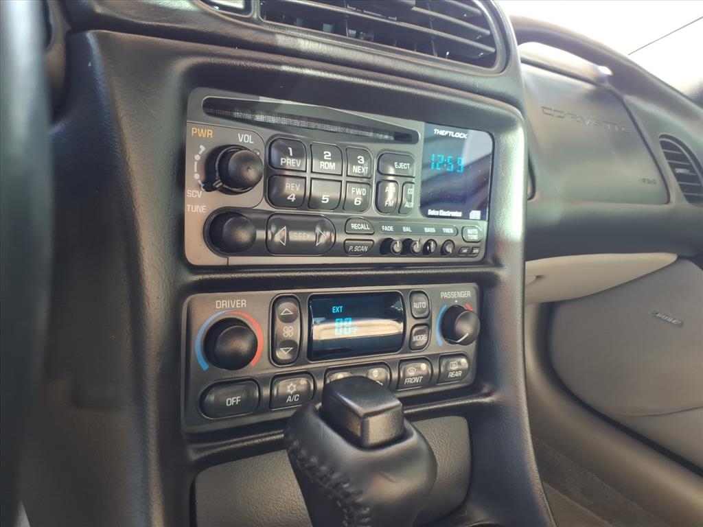 Chevrolet Corvette  2002