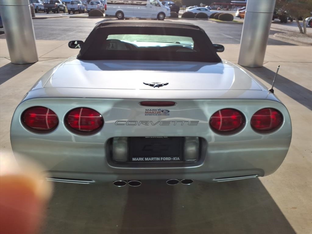 Chevrolet Corvette  2002