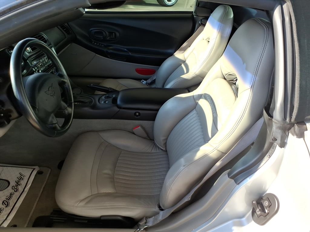 Chevrolet Corvette  2002