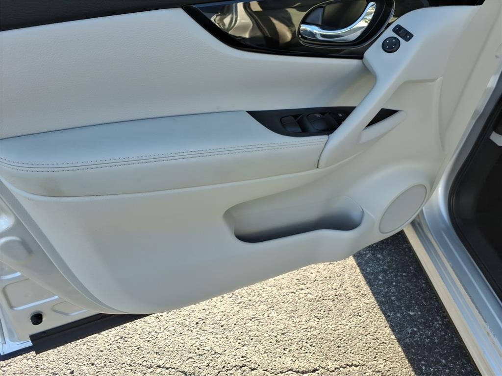 Nissan Rogue Sport  2022