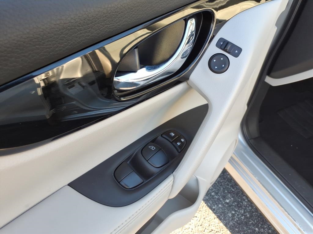 Nissan Rogue Sport  2022