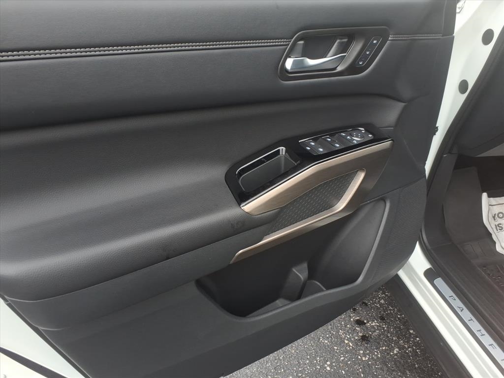 Nissan Pathfinder  2024