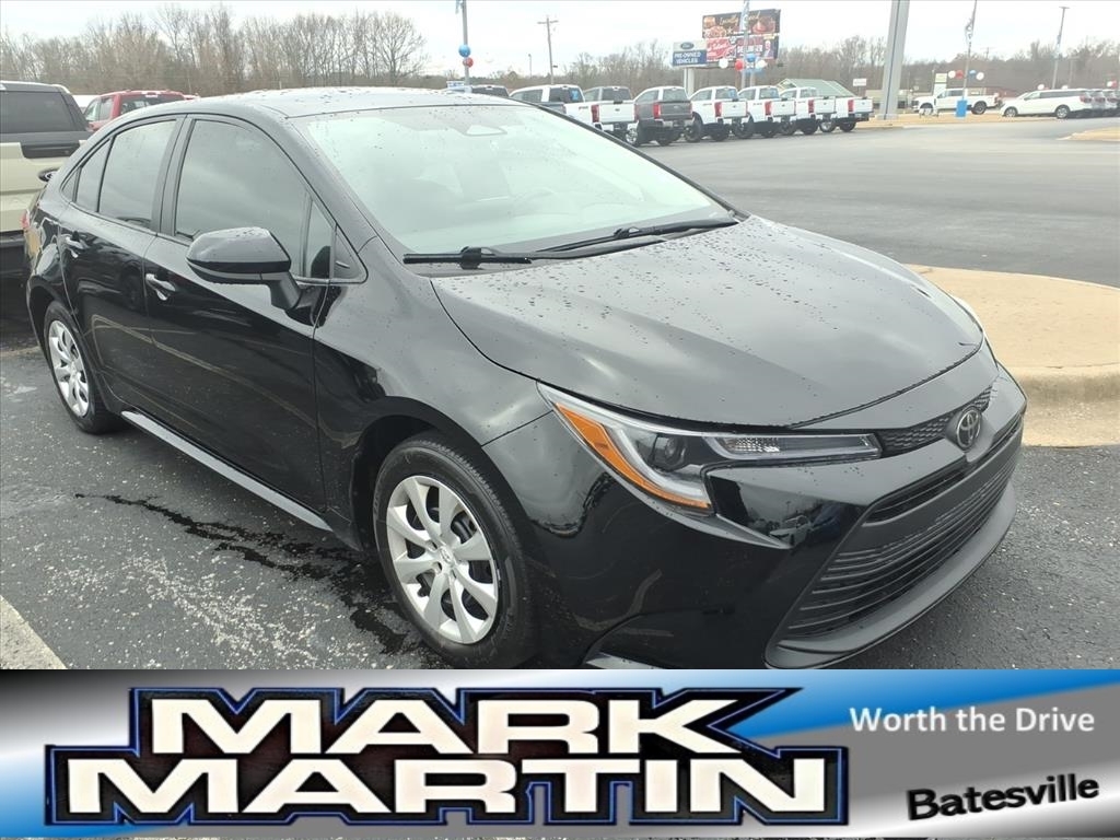 2024 Toyota Corolla LE's photo