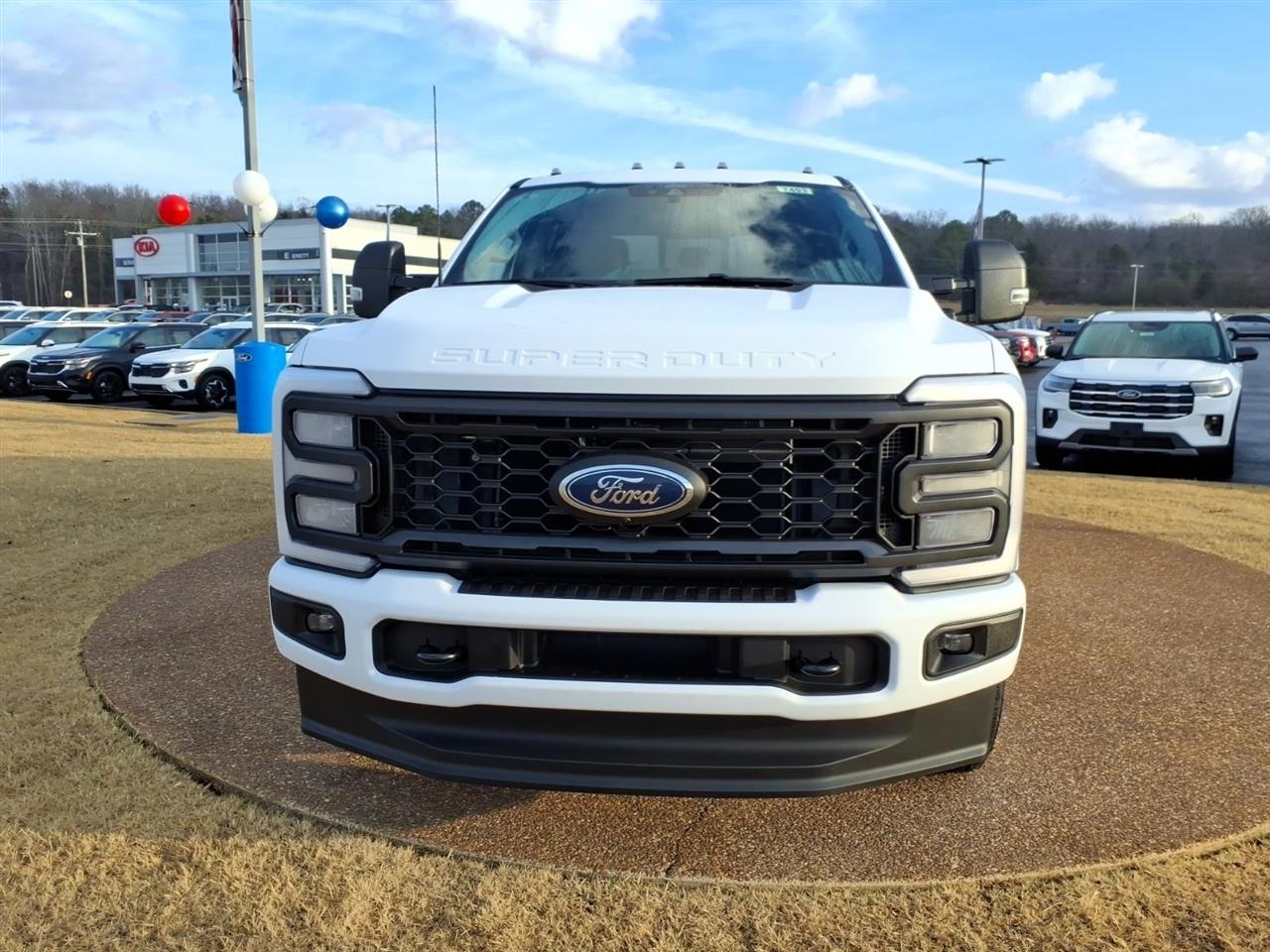 Ford Super Duty F-350 DRW  2026